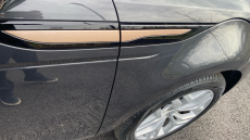 Land Rover Range Rover Evoque 2.0 D200 R-Dynamic SE 5dr Auto Diesel Hatchback